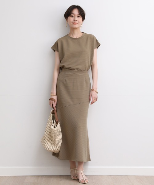 INED CLARO（イネドクラロ）の「【ZOZO限定】ラクに最旬コーデが完成！リップルセットアップ《2点セット》《ウオッシャブル》（アンサンブル・レディース・ブラック/アイボリー/カーキ・フリー）」の12枚目の写真