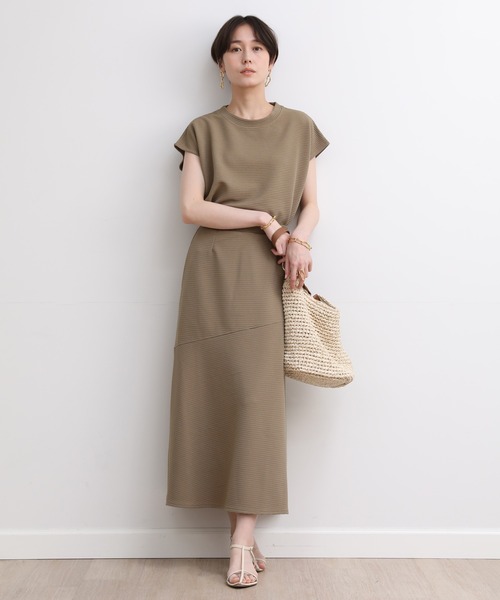 INED CLARO（イネドクラロ）の「【ZOZO限定】ラクに最旬コーデが完成！リップルセットアップ《2点セット》《ウオッシャブル》（アンサンブル・レディース・ブラック/アイボリー/カーキ・フリー）」の13枚目の写真