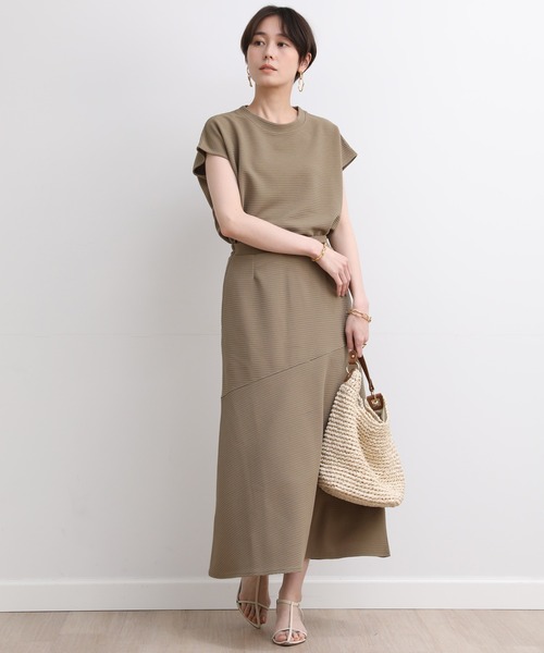 INED CLARO（イネドクラロ）の「【ZOZO限定】ラクに最旬コーデが完成！リップルセットアップ《2点セット》《ウオッシャブル》（アンサンブル・レディース・ブラック/アイボリー/カーキ・フリー）」の14枚目の写真