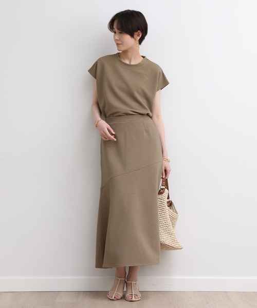 INED CLARO（イネドクラロ）の「【ZOZO限定】ラクに最旬コーデが完成！リップルセットアップ《2点セット》《ウオッシャブル》（アンサンブル・レディース・ブラック/アイボリー/カーキ・フリー）」の17枚目の写真