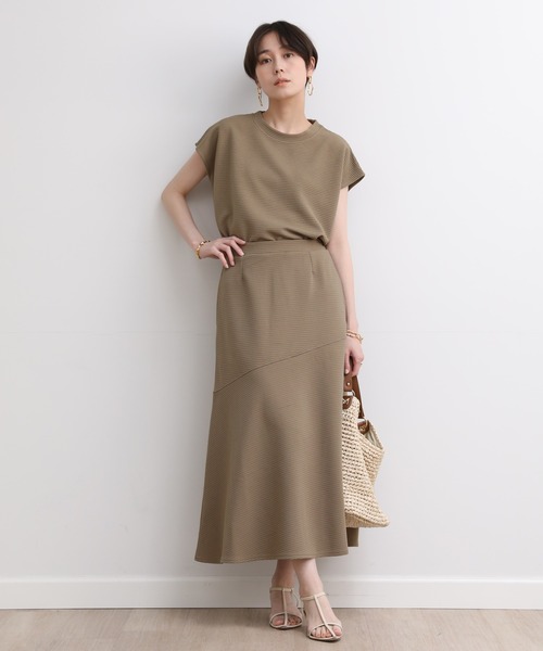 INED CLARO（イネドクラロ）の「【ZOZO限定】ラクに最旬コーデが完成！リップルセットアップ《2点セット》《ウオッシャブル》（アンサンブル・レディース・ブラック/アイボリー/カーキ・フリー）」の18枚目の写真