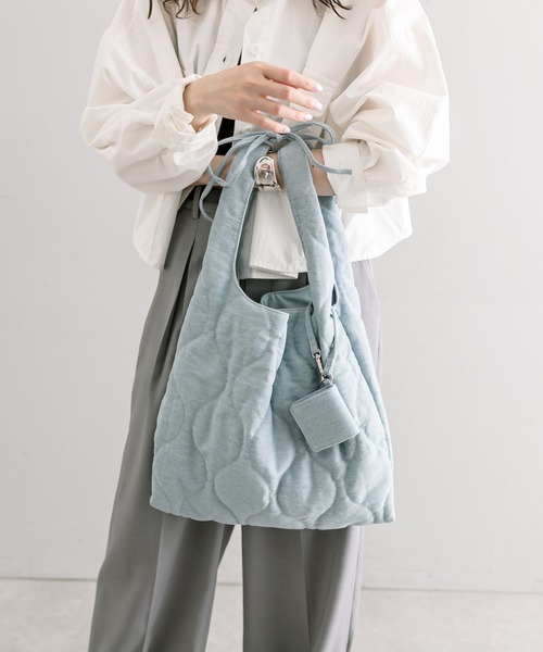 loti（ロティ）の「loti コインケース付きデニムキルトトート（トートバッグ・レディース・ネイビー/ブルー・ONE SIZE）」の3枚目の写真