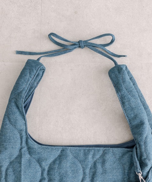 loti（ロティ）の「loti コインケース付きデニムキルトトート（トートバッグ・レディース・ネイビー/ブルー・ONE SIZE）」の8枚目の写真