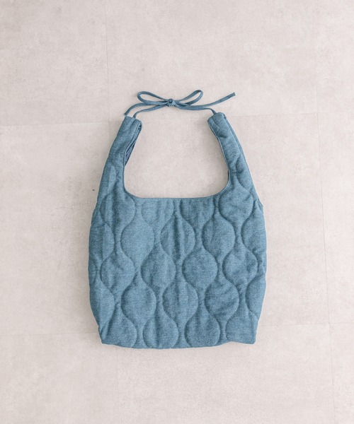 loti（ロティ）の「loti コインケース付きデニムキルトトート（トートバッグ・レディース・ネイビー/ブルー・ONE SIZE）」の6枚目の写真