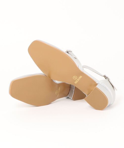 Fabby fabby（ファビィーファビィー）の「スクエアTストラップローファーパンプス（パンプス・レディース・オフホワイト/ブラック/シルバー/ゴールド・LARGE/MEDIUM/SMALL）」の7枚目の写真