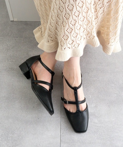 Fabby fabby（ファビィーファビィー）の「スクエアTストラップローファーパンプス（パンプス・レディース・オフホワイト/ブラック/シルバー/ゴールド・LARGE/MEDIUM/SMALL）」の2枚目の写真