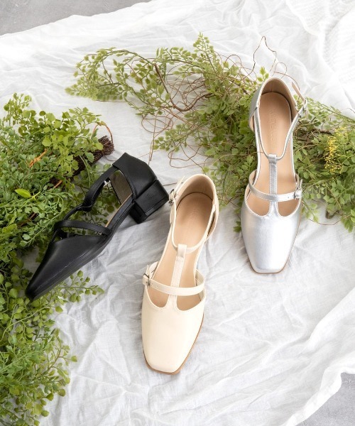 Fabby fabby（ファビィーファビィー）の「スクエアTストラップローファーパンプス（パンプス・レディース・オフホワイト/ブラック/シルバー/ゴールド・LARGE/MEDIUM/SMALL）」の6枚目の写真