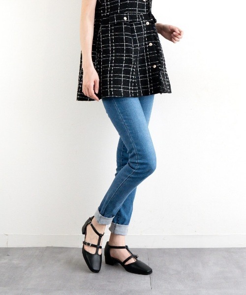 Fabby fabby（ファビィーファビィー）の「スクエアTストラップローファーパンプス（パンプス・レディース・オフホワイト/ブラック/シルバー/ゴールド・LARGE/MEDIUM/SMALL）」の10枚目の写真