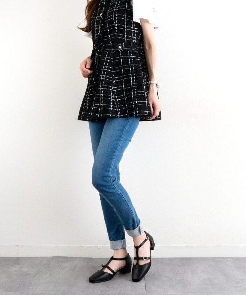 Fabby fabby（ファビィーファビィー）の「スクエアTストラップローファーパンプス（パンプス・レディース・オフホワイト/ブラック/シルバー/ゴールド・LARGE/MEDIUM/SMALL）」の15枚目の写真