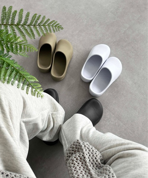 sedacle（セダクル）の「クロッグサンダル（サンダル・メンズ・ブラック/ホワイト/ベージュ・X-SMALL/SMALL/MEDIUM/LARGE/X-LARGE）」の4枚目の写真