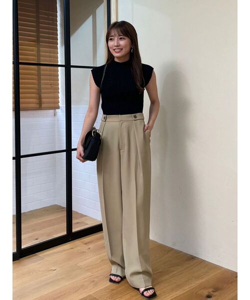 LAGUNAMOON(ラグナムーン)の「サイドタックパンツ(スラックス・レディース・ブラック/ベージュ・SMALL/MEDIUM)」の13枚目の写真