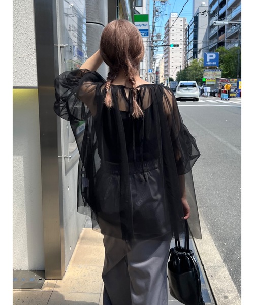 JUMELLE（ジュメロ）の「tulle gather BL（シャツ/ブラウス・レディース・ブラック/アイボリー・MEDIUM）」の8枚目の写真