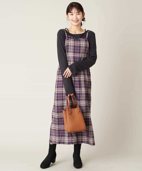 a.v.v(アーヴェヴェ)の「先染めチェックキャミワンピース(ワンピース・レディース・パープル/ブラック・38/40/42/36/34)」の3枚目の写真