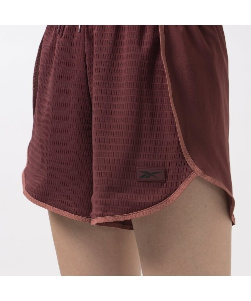 Reebok(リーボック)の「ウーブン ショーツ / Woven Short(その他パンツ・レディース・ブラック/マルーン/ブルー系その他・X-LARGE/MEDIUM/LARGE/SMALL/X-SMALL/XX-LARGE)」の17枚目の写真