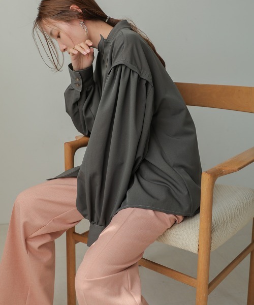 Bab（バブ）の「袖ボリュームニュアンスネックブラウス（シャツ/ブラウス・レディース・モカ/チャコールグレー・M）」の3枚目の写真