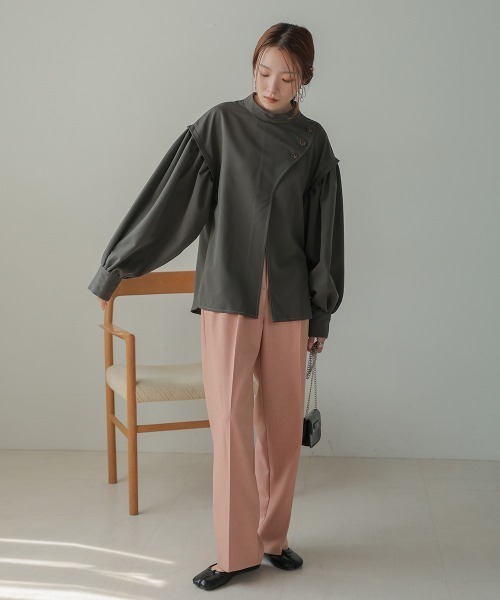 Bab（バブ）の「袖ボリュームニュアンスネックブラウス（シャツ/ブラウス・レディース・モカ/チャコールグレー・M）」の6枚目の写真