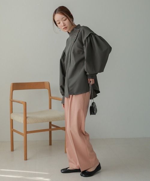 Bab（バブ）の「袖ボリュームニュアンスネックブラウス（シャツ/ブラウス・レディース・モカ/チャコールグレー・M）」の9枚目の写真