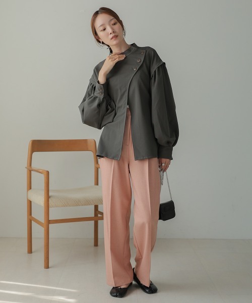 Bab（バブ）の「袖ボリュームニュアンスネックブラウス（シャツ/ブラウス・レディース・モカ/チャコールグレー・M）」の22枚目の写真