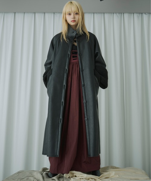 Ezick（エジック）の「Reversible boa synthetic レザーオーバー