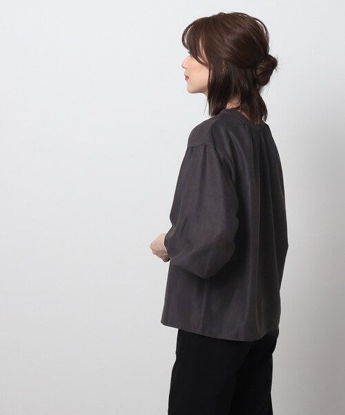 DRESKIP(ドレスキップ)の「◆【前後2WAY】細コーデュロイ バンドカラーブラウス(シャツ/ブラウス・レディース・ブルー/ブラック/ライトベージュ・03/04/02)」の4枚目の写真