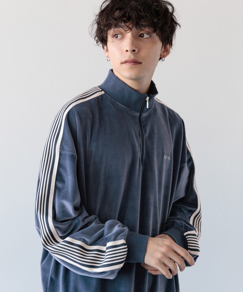 SIGNAL SPORTS(シグナルスポーツ)の「【SIGNAL SPORTS】ワンポイント刺繍/ベロアトラック/サイドライン/ルーズハーフジップ(スウェット・メンズ・オフホワイト/ダークグリーン/ライトブルー/ネイビー・MEDIUM/LARGE)」の4枚目の写真