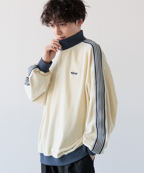 SIGNAL SPORTS(シグナルスポーツ)の「【SIGNAL SPORTS】ワンポイント刺繍/ベロアトラック/サイドライン/ルーズハーフジップ(スウェット・メンズ・オフホワイト/ダークグリーン/ライトブルー/ネイビー・MEDIUM/LARGE)」の2枚目の写真