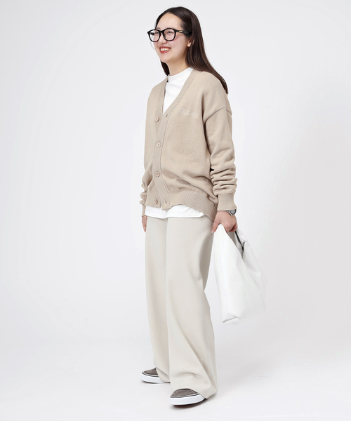 AP STUDIO（エーピーストゥディオ）の「【BRICKS&WOOD/ブリックス アンド ウッド】Script Logo Cardigan（ニット/セーター・レディース・ベージュ・FREE）」の2枚目の写真