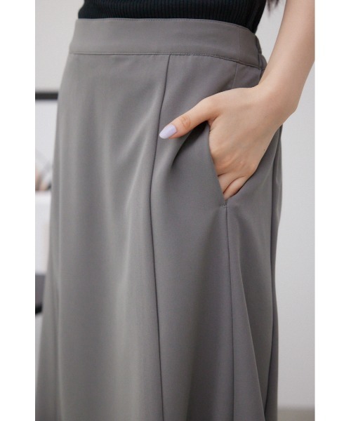 AZUL by moussy（アズールバイマウジー）の「マットサテンナロースカート（スカート・レディース・グレー/ダークベージュ・SMALL/MEDIUM）」の12枚目の写真