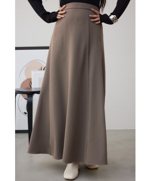 AZUL by moussy（アズールバイマウジー）の「マットサテンナロースカート（スカート・レディース・グレー/ダークベージュ・SMALL/MEDIUM）」の14枚目の写真