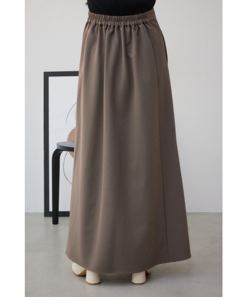 AZUL by moussy（アズールバイマウジー）の「マットサテンナロースカート（スカート・レディース・グレー/ダークベージュ・SMALL/MEDIUM）」の3枚目の写真