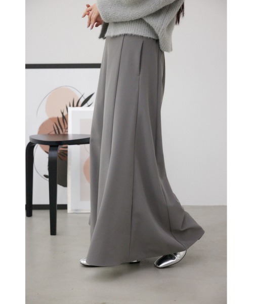 AZUL by moussy（アズールバイマウジー）の「マットサテンナロースカート（スカート・レディース・グレー/ダークベージュ・SMALL/MEDIUM）」の19枚目の写真