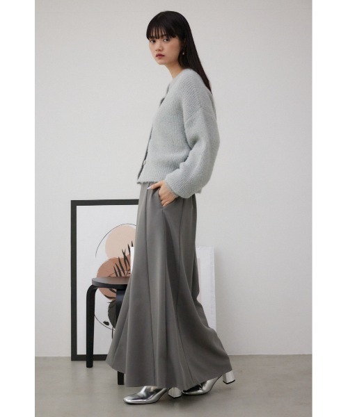 AZUL by moussy（アズールバイマウジー）の「マットサテンナロースカート（スカート・レディース・グレー/ダークベージュ・SMALL/MEDIUM）」の21枚目の写真