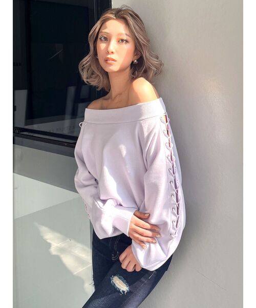 GYDA(ジェイダ)の「アームレースアップスウェットトップス(スウェット・レディース・アイボリー/ラベンダー・FREE)」の1枚目の写真