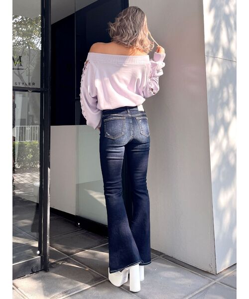 GYDA(ジェイダ)の「アームレースアップスウェットトップス(スウェット・レディース・アイボリー/ラベンダー・FREE)」の3枚目の写真