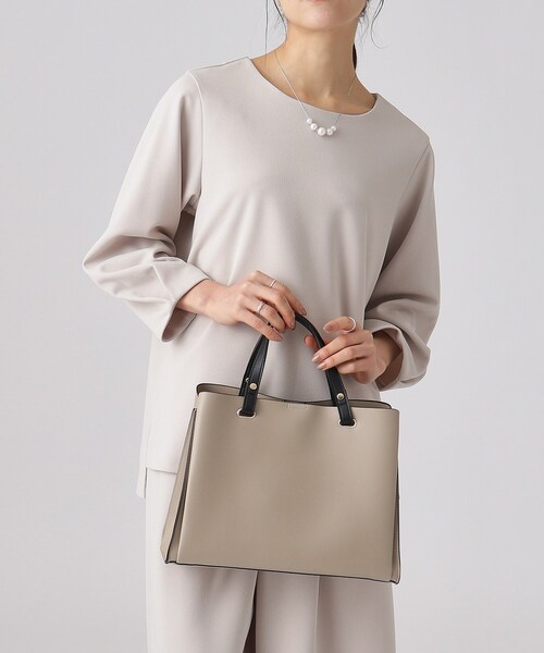SHOO・LA・RUE(シューラルー)の「◆前後ポケットトートバッグ(ハンドバッグ・レディース・グレー/ベージュ系3/ブラック・00)」の15枚目の写真