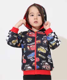 Disney（ディズニー）の「ディズニー カーズ 総柄ジップパーカー 9193K（パーカー・キッズ）」