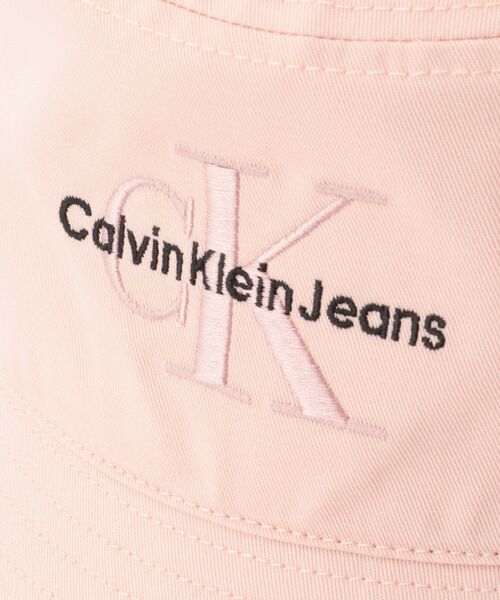 Calvin Klein(カルバン・クライン)の「モノグラム バケットハット(ハット・レディース・ピンク・S)」の5枚目の写真