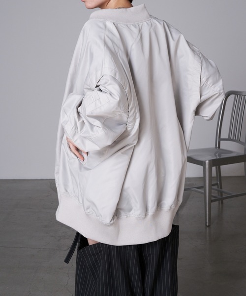 RAY CASSIN（レイカズン）の「ミドル丈MA-1（MA-1・レディース・グレー/アイボリー/ブラック・FREE）」の13枚目の写真