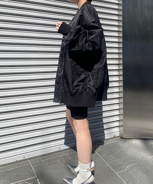 RAY CASSIN（レイカズン）の「ミドル丈MA-1（MA-1・レディース・グレー/アイボリー/ブラック・FREE）」の6枚目の写真