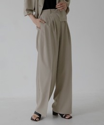 シンプルタックパンツ