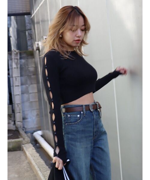 EVRIS(エヴリス)の「アームカッティングラメニット(ニット/セーター・レディース・グリーン/ピンク/ホワイト/ブラック・FREE)」の6枚目の写真