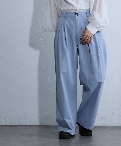 COLONY 2139（コロニートゥーワンスリーナイン）の「ライトツイルワイドストレートパンツ（チノパンツ・レディース・ピンク/ブラック/サックスブルー・SMALL/MEDIUM）」の2枚目の写真