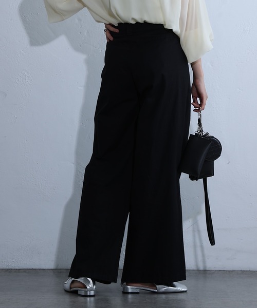 COLONY 2139（コロニートゥーワンスリーナイン）の「ライトツイルワイドストレートパンツ（チノパンツ・レディース・ピンク/ブラック/サックスブルー・SMALL/MEDIUM）」の8枚目の写真