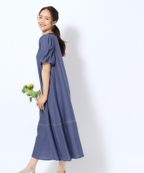 DRESKIP（ドレスキップ）の「◆配色ステッチ バルーン袖マキシワンピース（ワンピース・レディース・ブラック/こしょう色系/ブルー・02/03/04）」の14枚目の写真