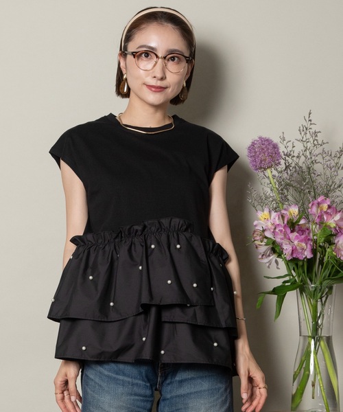 MHBG TOKYO(エムエイチビージートーキョー)の「パール裾フレアーフレンチTEE(Tシャツ/カットソー・レディース・アイボリー/ブラック・FREE)」の2枚目の写真