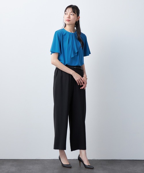 A/C DESIGN BY ALPHA CUBIC(エーシーデザインバイアルファキュービック)の「【接触冷感】ボウタイ風ブラウス(Tシャツ/カットソー・レディース・オフホワイト/ブルー/ブラック・M/L)」の7枚目の写真