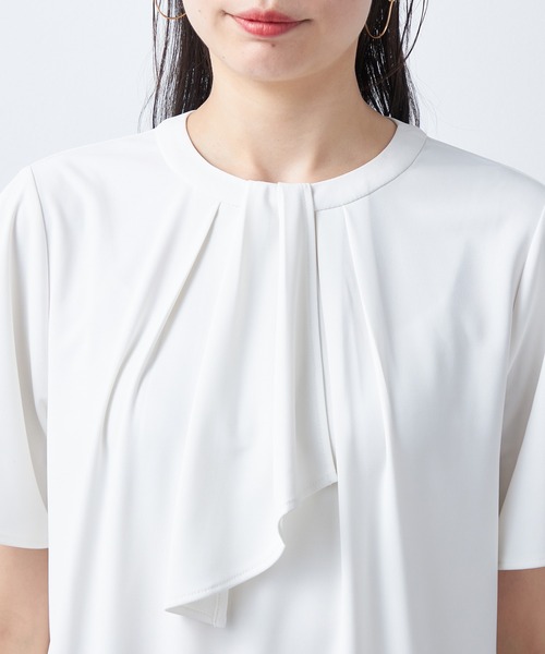 A/C DESIGN BY ALPHA CUBIC(エーシーデザインバイアルファキュービック)の「【接触冷感】ボウタイ風ブラウス(Tシャツ/カットソー・レディース・オフホワイト/ブルー/ブラック・M/L)」の17枚目の写真