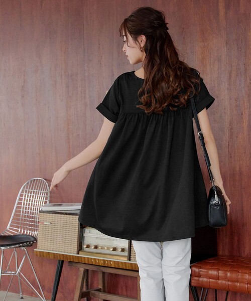 Tiaclasse(ティアクラッセ)の「【UVカット・吸水速乾】 “きれい見え” バックフレアチュニック(Tシャツ/カットソー・レディース・ネイビー/グレイッシュベージュ/ブラック・XL/XXL)」の11枚目の写真