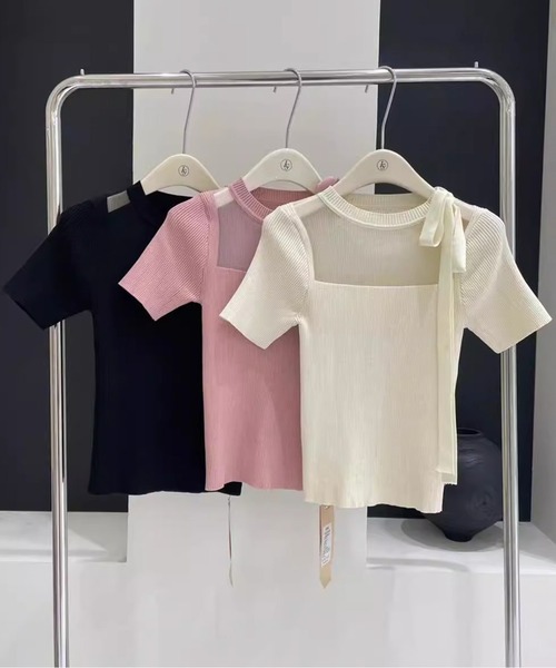 SPIGA（スピーガ）の「胸切替ﾘﾎﾞﾝﾓﾁｰﾌ半袖ﾄｯﾌﾟｽ（ニット/セーター・レディース・ブラック/ホワイト/ピンク・FREE）」の4枚目の写真