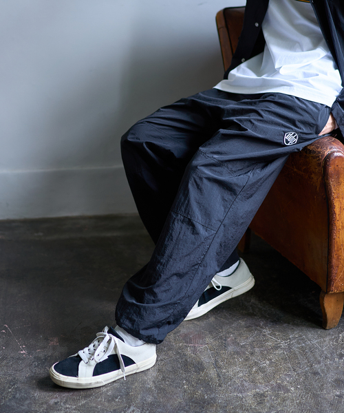 ddp（ディーディーピー）の「DDP 417別注 ダブルニーパンツ（カーゴパンツ・メンズ・チャコールグレー/ブラック・MEDIUM/LARGE）」の2枚目の写真